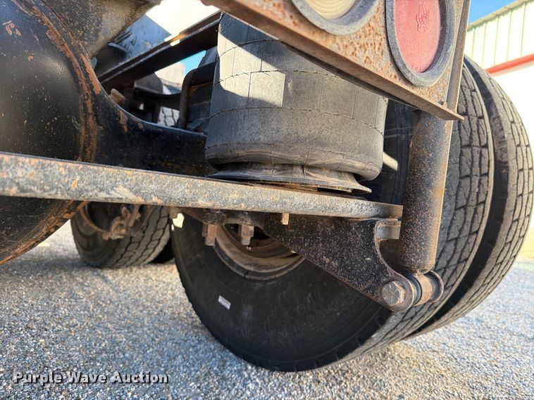 image for item DV8730 2000 Mack CH613 semi truck