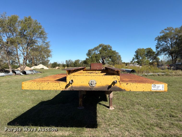 image for item DV8731 1985 Holden Industries, Inc HLB38235 drop deck equipment trailer
