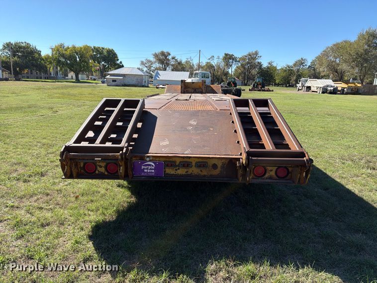 image for item DV8731 1985 Holden Industries, Inc HLB38235 drop deck equipment trailer