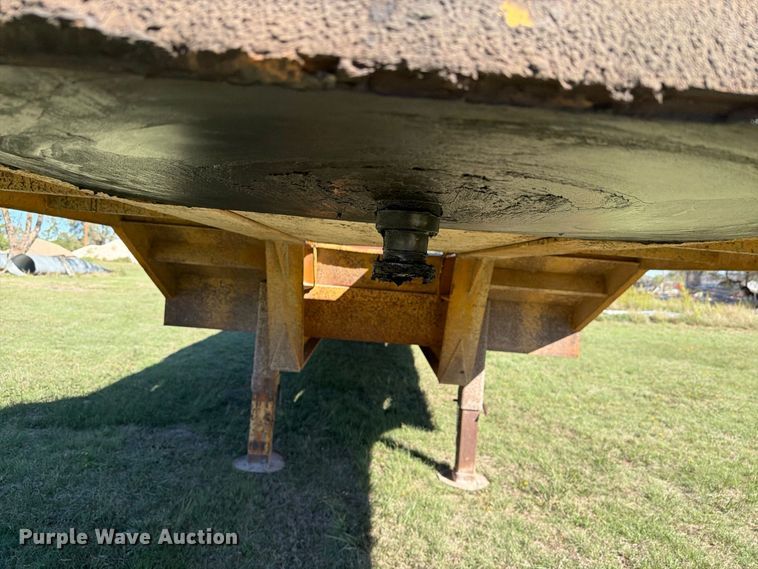 image for item DV8731 1985 Holden Industries, Inc HLB38235 drop deck equipment trailer