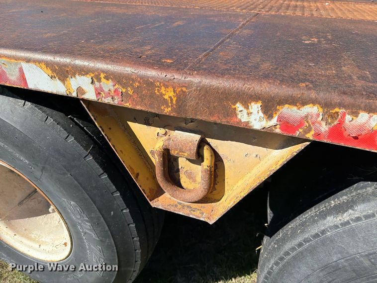 image for item DV8731 1985 Holden Industries, Inc HLB38235 drop deck equipment trailer
