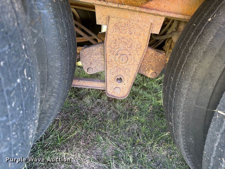 image for item DV8731 1985 Holden Industries, Inc HLB38235 drop deck equipment trailer