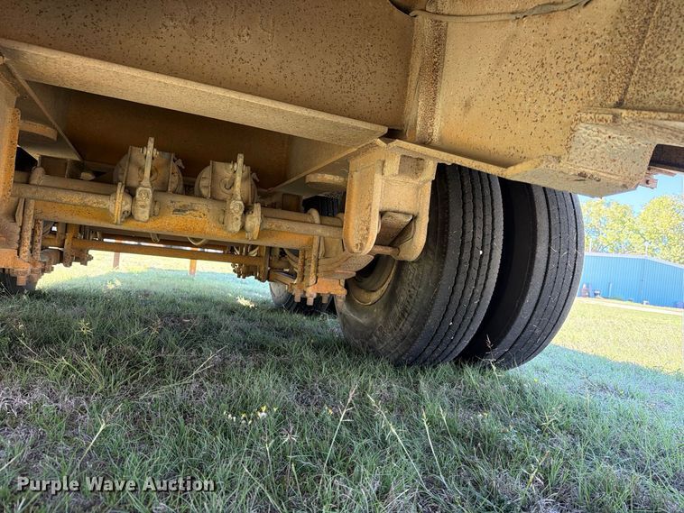 image for item DV8731 1985 Holden Industries, Inc HLB38235 drop deck equipment trailer