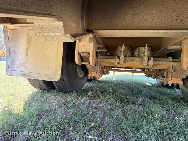 image for item DV8731 1985 Holden Industries, Inc HLB38235 drop deck equipment trailer