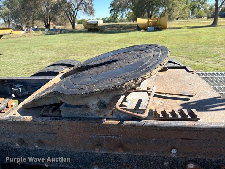 image for item DV8732 1985 Mack R semi truck