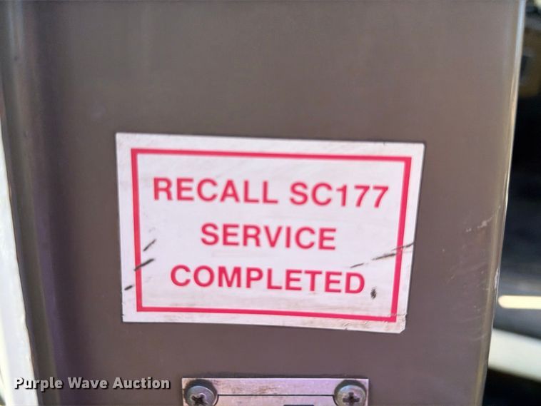 image for item DV8732 1985 Mack R semi truck