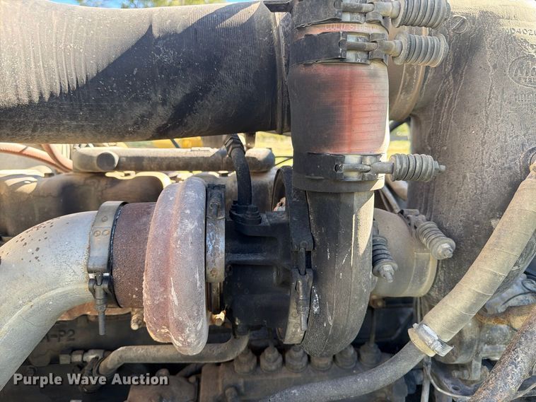 image for item DV8732 1985 Mack R semi truck