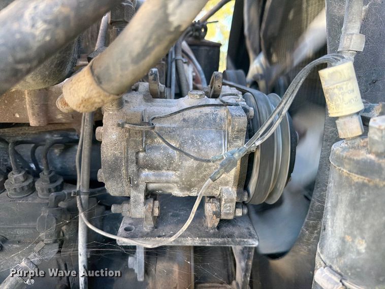 image for item DV8732 1985 Mack R semi truck