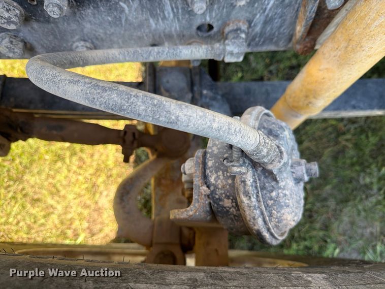 image for item DV8732 1985 Mack R semi truck