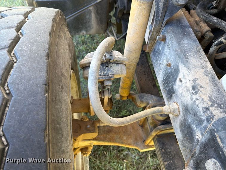 image for item DV8732 1985 Mack R semi truck