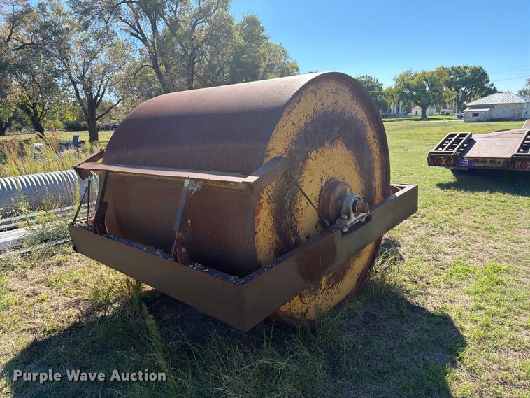 image for item DV8733 Pull type roller