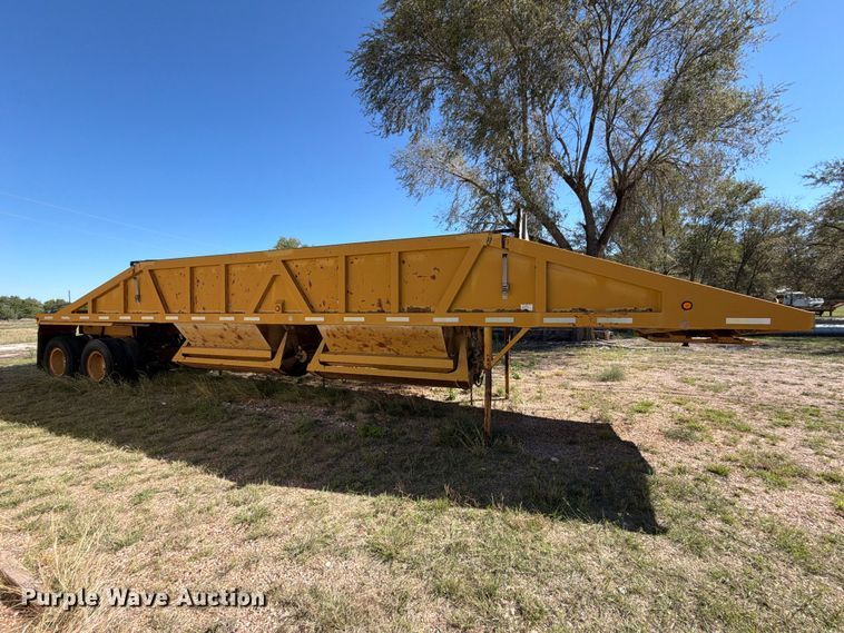 image for item DV8734 1987 Ranch Manufacturing bottom dump trailer