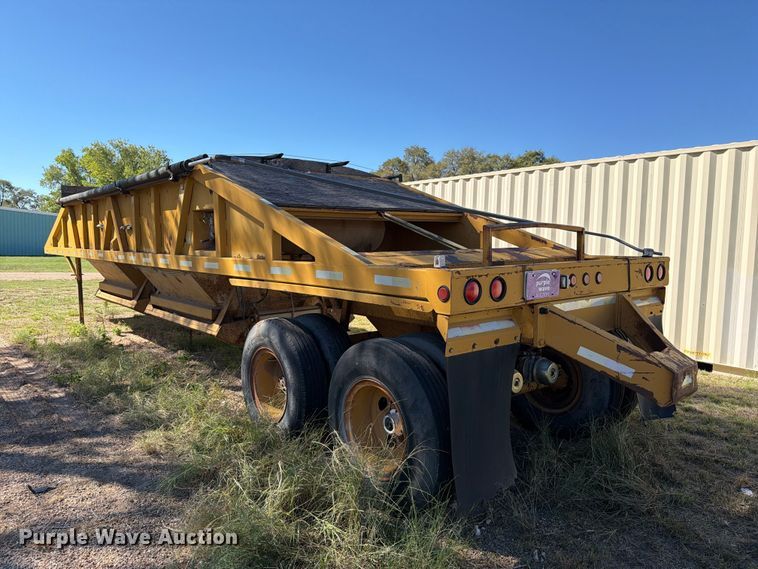 image for item DV8734 1987 Ranch Manufacturing bottom dump trailer