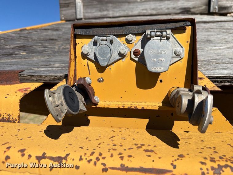 image for item DV8734 1987 Ranch Manufacturing bottom dump trailer