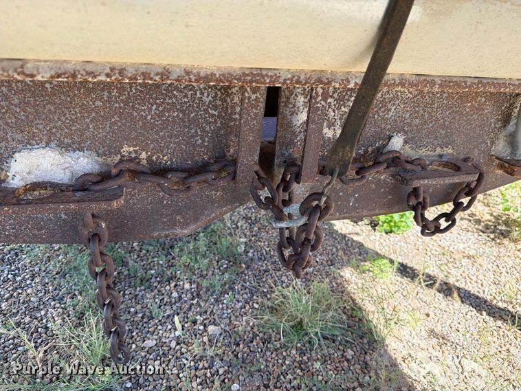 image for item DV8734 1987 Ranch Manufacturing bottom dump trailer