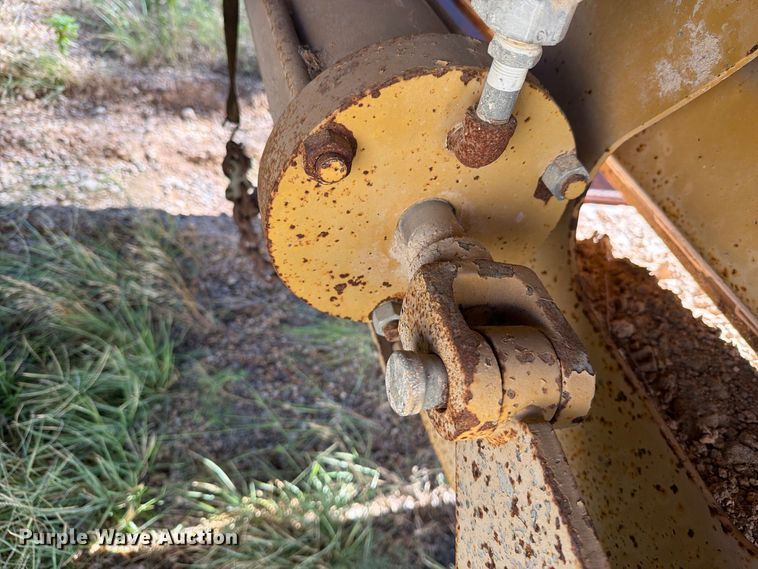 image for item DV8734 1987 Ranch Manufacturing bottom dump trailer