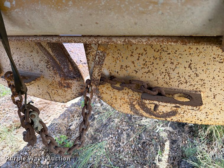 image for item DV8734 1987 Ranch Manufacturing bottom dump trailer
