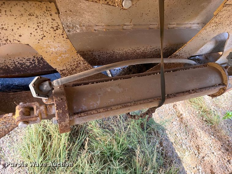 image for item DV8734 1987 Ranch Manufacturing bottom dump trailer