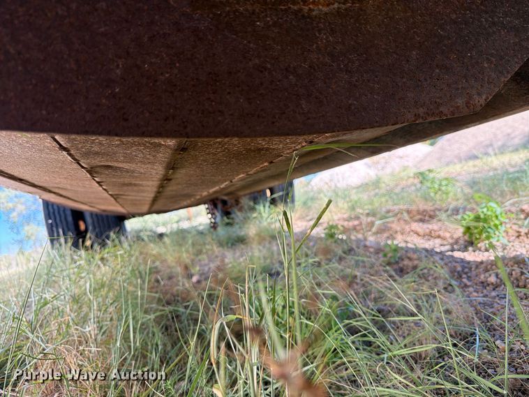image for item DV8734 1987 Ranch Manufacturing bottom dump trailer