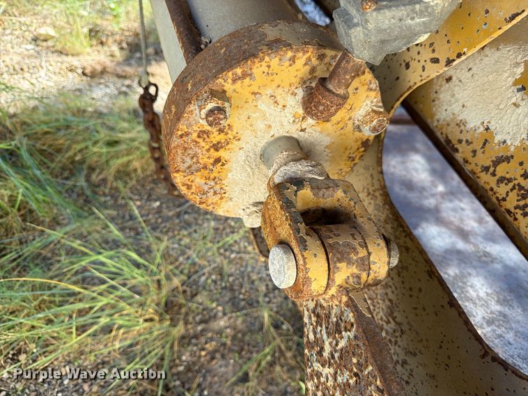 image for item DV8734 1987 Ranch Manufacturing bottom dump trailer