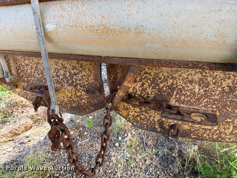 image for item DV8734 1987 Ranch Manufacturing bottom dump trailer