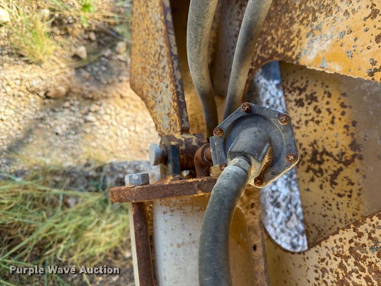 image for item DV8734 1987 Ranch Manufacturing bottom dump trailer
