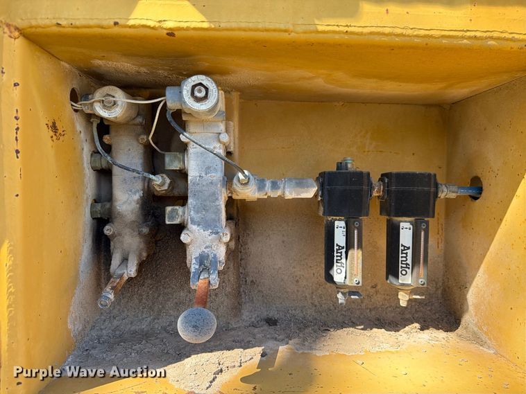 image for item DV8734 1987 Ranch Manufacturing bottom dump trailer