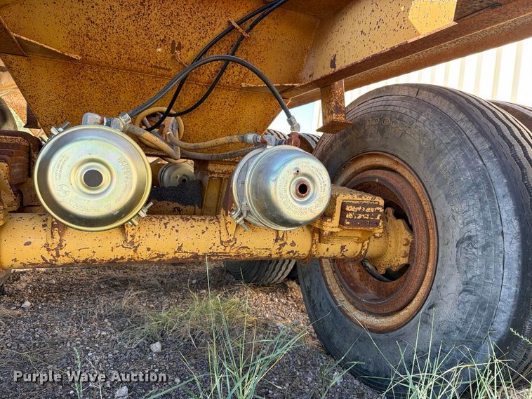 image for item DV8734 1987 Ranch Manufacturing bottom dump trailer