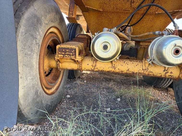 image for item DV8734 1987 Ranch Manufacturing bottom dump trailer