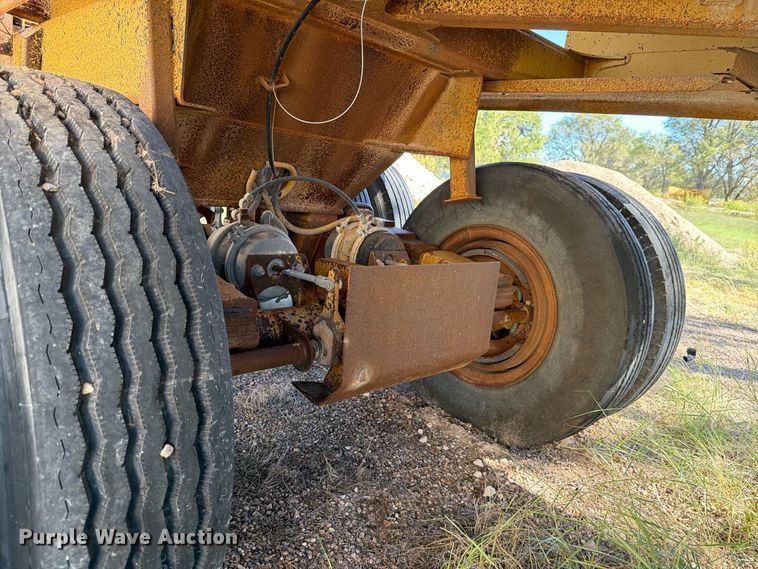 image for item DV8734 1987 Ranch Manufacturing bottom dump trailer