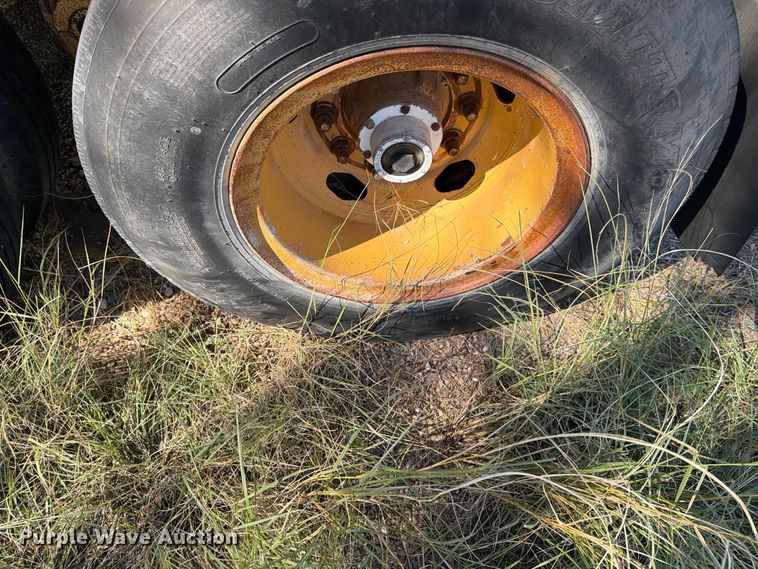 image for item DV8734 1987 Ranch Manufacturing bottom dump trailer