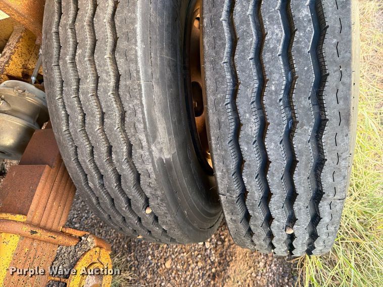 image for item DV8734 1987 Ranch Manufacturing bottom dump trailer