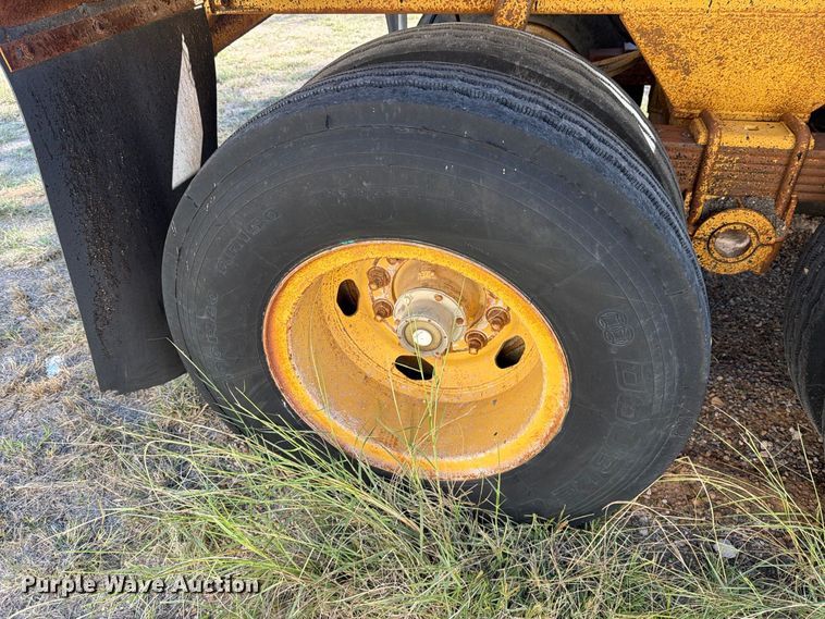 image for item DV8734 1987 Ranch Manufacturing bottom dump trailer