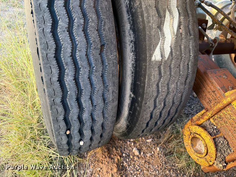 image for item DV8734 1987 Ranch Manufacturing bottom dump trailer