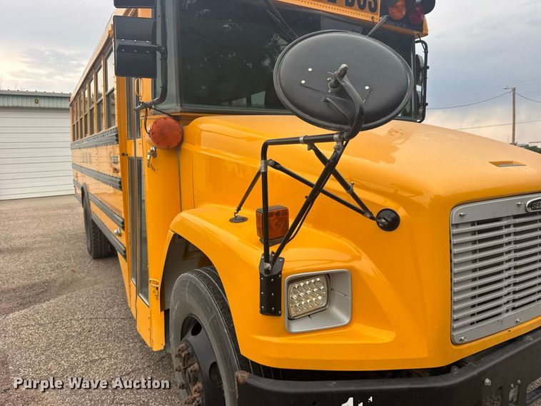 image for item DY3152 2005 Freightliner Fs 65 Chassis School bus