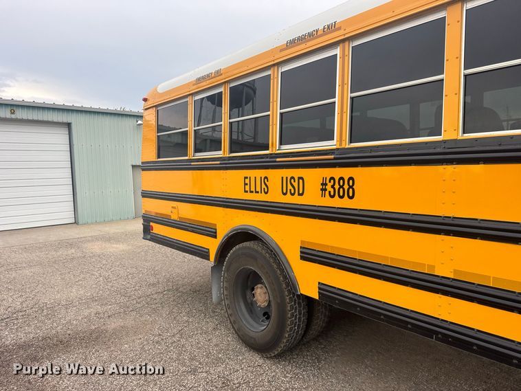 image for item DY3152 2005 Freightliner Fs 65 Chassis School bus