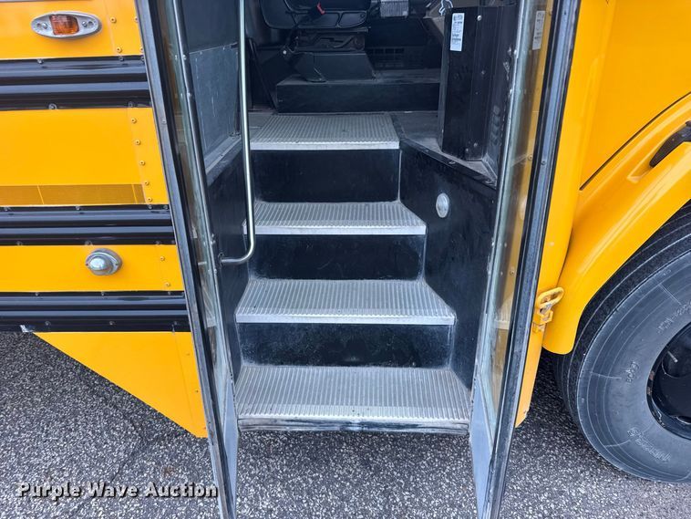 image for item DY3152 2005 Freightliner Fs 65 Chassis School bus