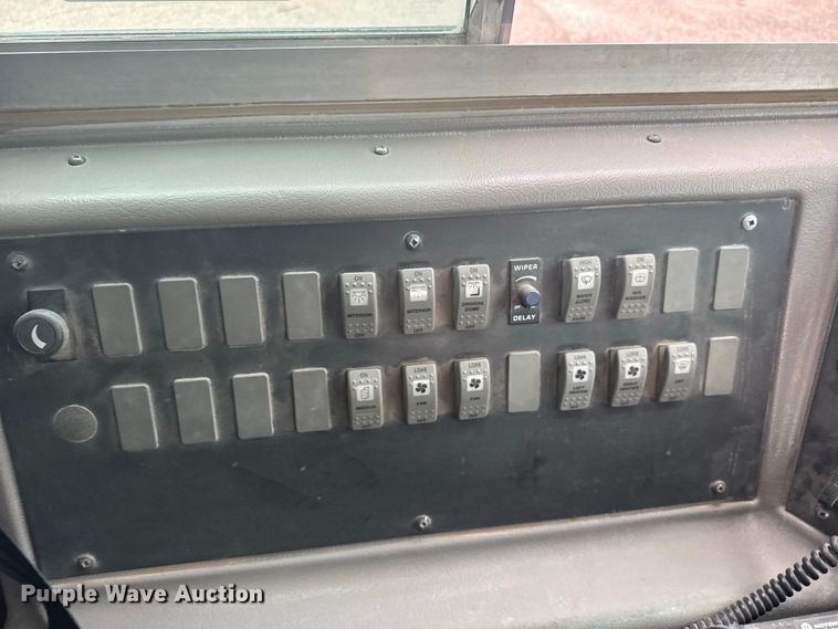 image for item DY3152 2005 Freightliner Fs 65 Chassis School bus