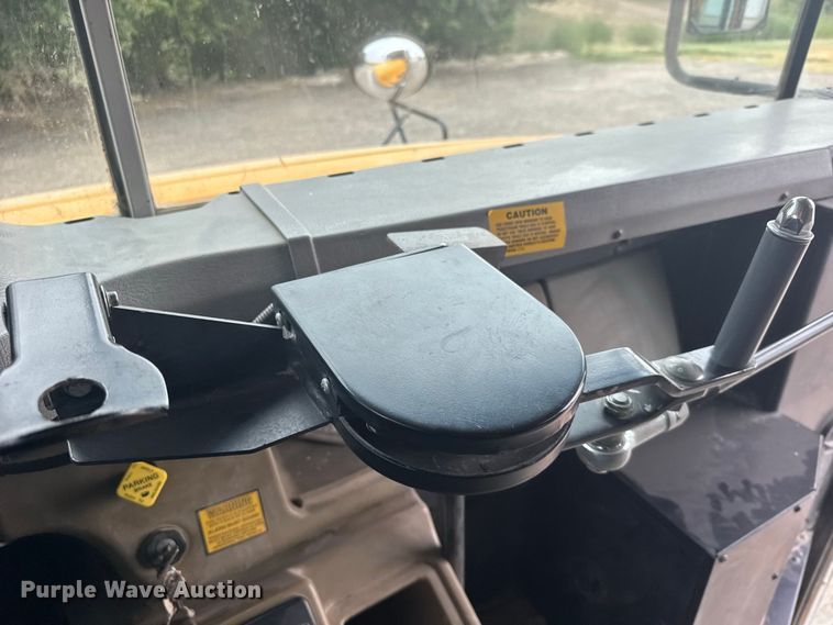image for item DY3152 2005 Freightliner Fs 65 Chassis School bus