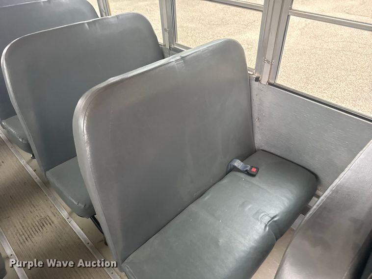 image for item DY3152 2005 Freightliner Fs 65 Chassis School bus