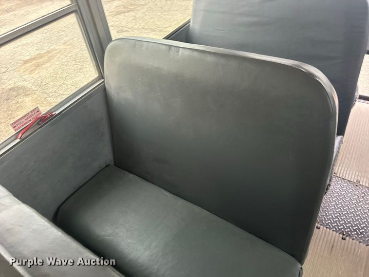 image for item DY3152 2005 Freightliner Fs 65 Chassis School bus