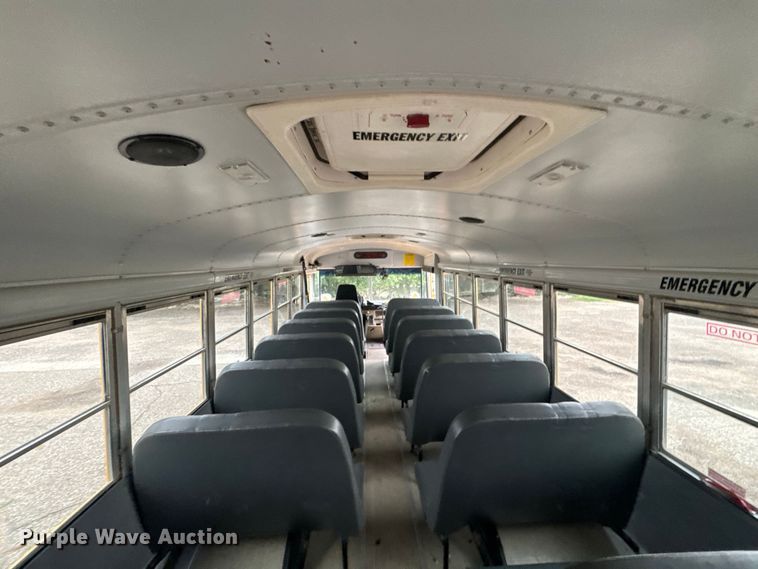 image for item DY3152 2005 Freightliner Fs 65 Chassis School bus