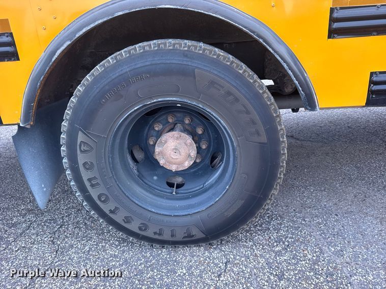 image for item DY3152 2005 Freightliner Fs 65 Chassis School bus