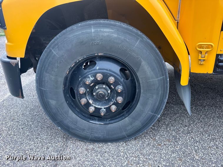 image for item DY3152 2005 Freightliner Fs 65 Chassis School bus