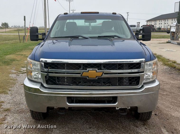 image for item DY3453 2012 Chevrolet Silverado 3500HD Ext. Cab utility bed pickup truck