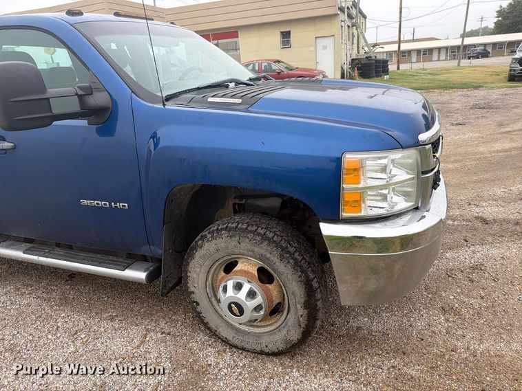 image for item DY3453 2012 Chevrolet Silverado 3500HD Ext. Cab utility bed pickup truck
