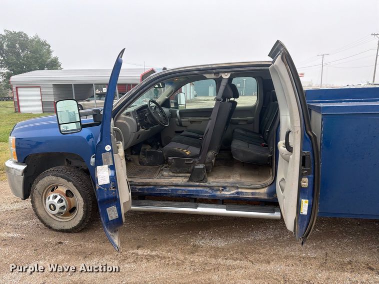 image for item DY3453 2012 Chevrolet Silverado 3500HD Ext. Cab utility bed pickup truck