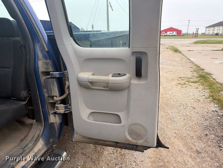 image for item DY3453 2012 Chevrolet Silverado 3500HD Ext. Cab utility bed pickup truck
