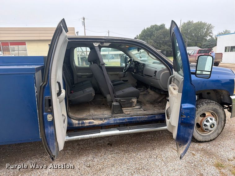 image for item DY3453 2012 Chevrolet Silverado 3500HD Ext. Cab utility bed pickup truck