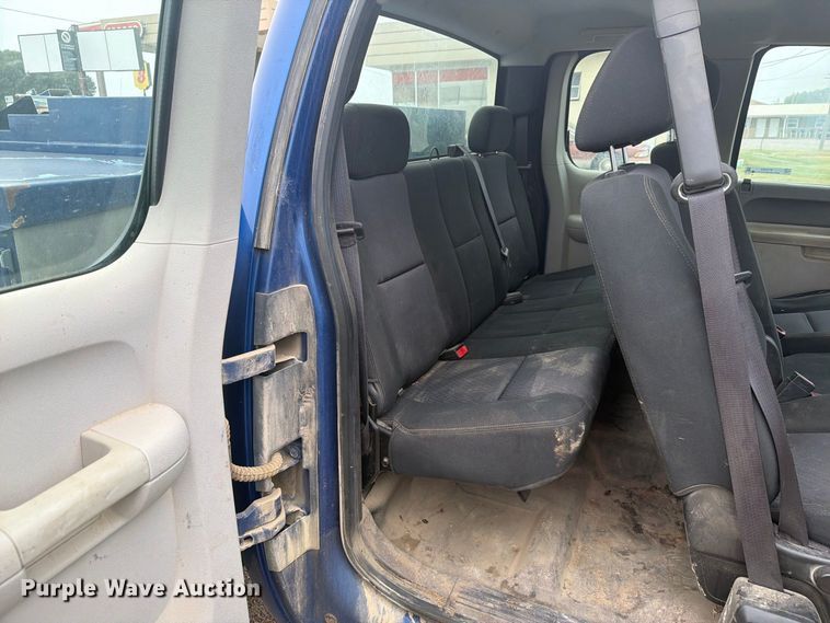 image for item DY3453 2012 Chevrolet Silverado 3500HD Ext. Cab utility bed pickup truck